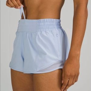 Lululemon Hottie Hot LR Shorts 4” Size 6 Tall